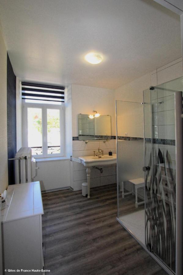 Au Fil Du Temps Bed & Breakfast Fougerolles-Saint-Valbert Exterior photo